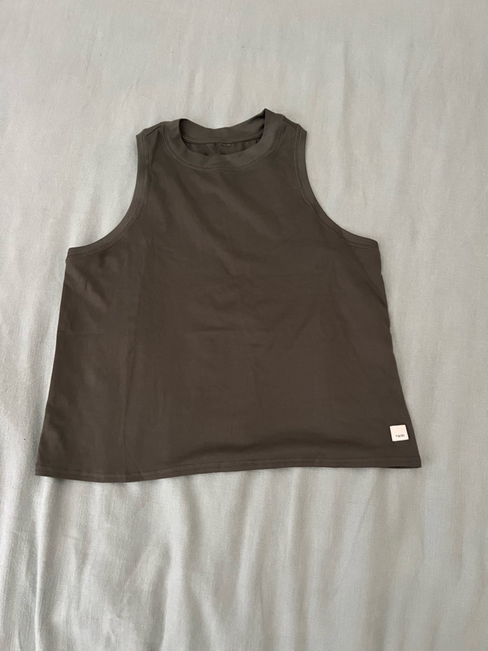 Vuori Women's Tank Top cropped